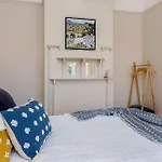 Warneford House Stylish Inner City Living