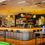 Shoreline Hotel