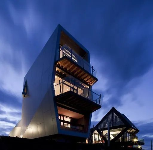 Mona Pavilions