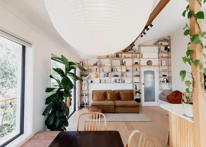 Trendy Apartment In The Heart Of West Hobart
