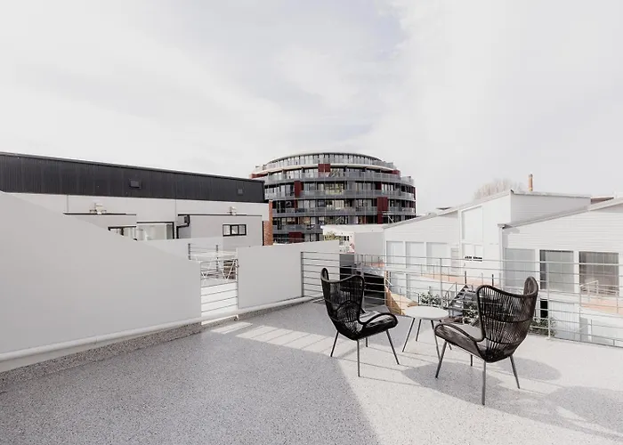 Spacious Modern Terrace In The Heart Of Hobart Cbd
