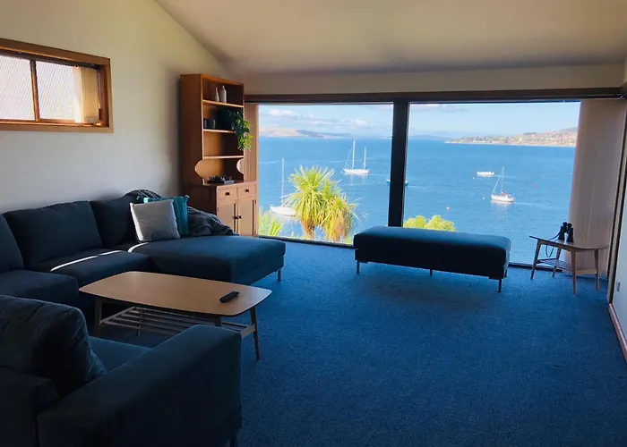 Sullivans Cove Apartments