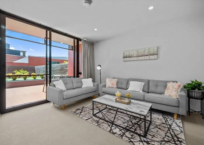 Luxury Central Hobart Apartment Free Parking