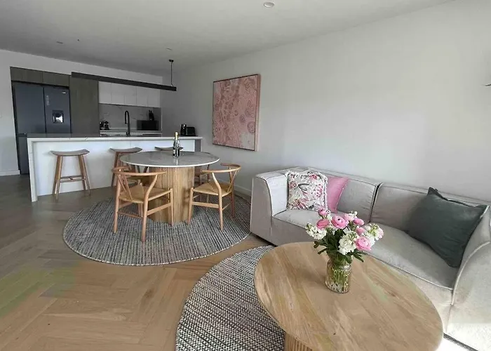 City Pad With Off Street Parking