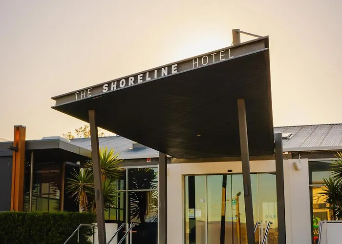 Shoreline Hotel
