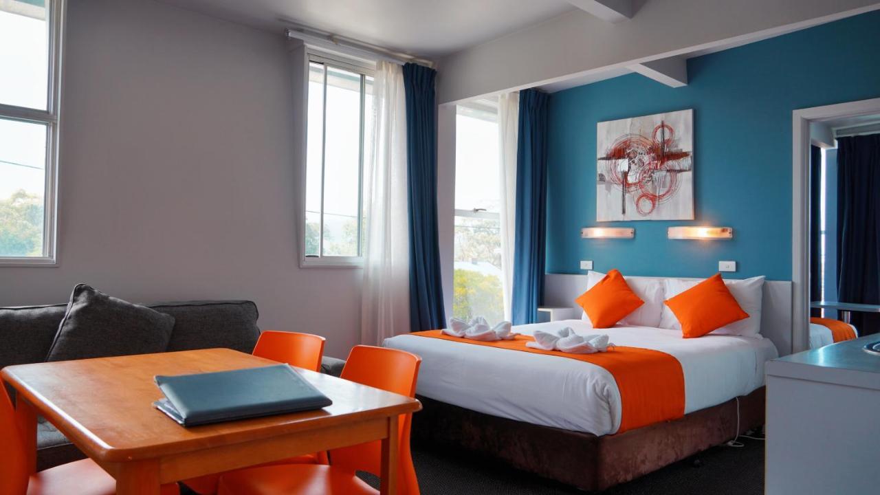 Motel Waterfront 3*