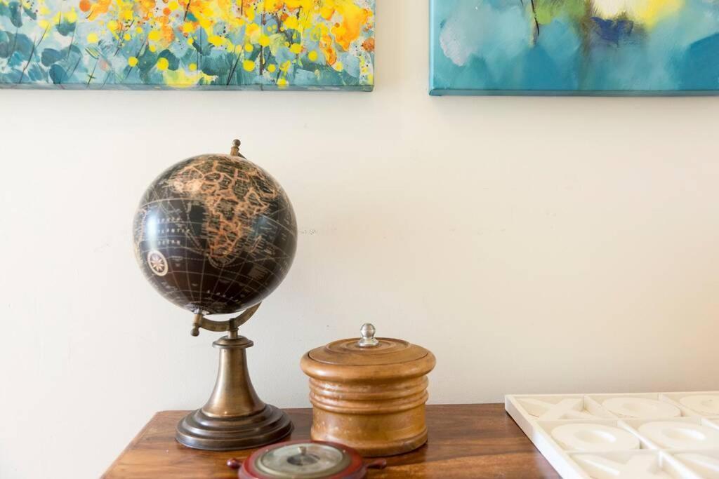 Location In Hobart! Luxury 4 Bedroom With Stunning Views *