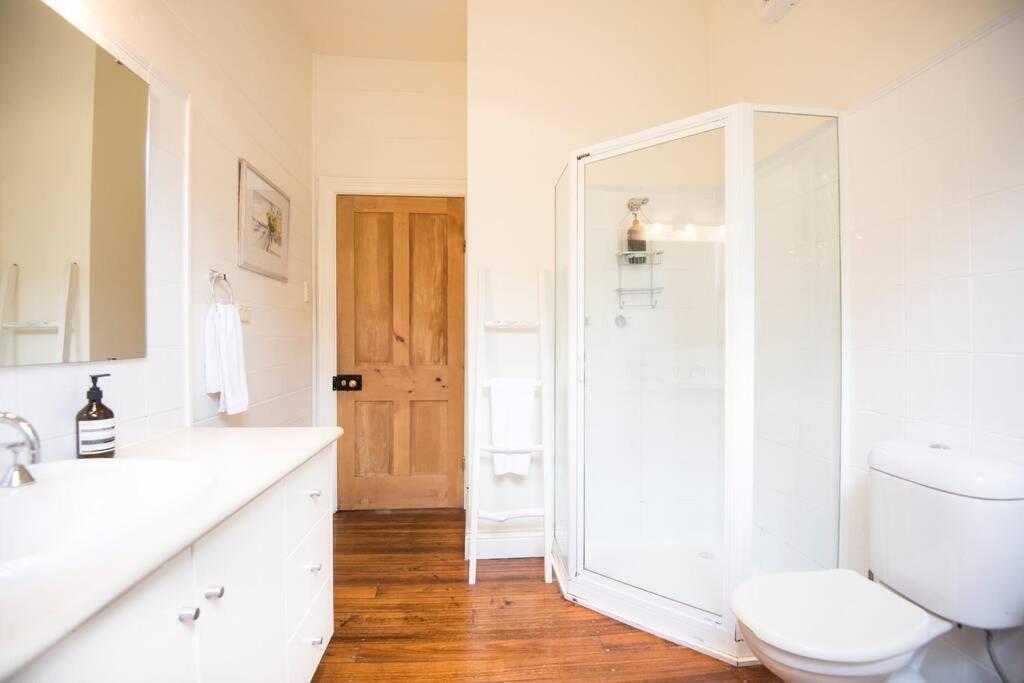 Holiday home Location In Hobart! Luxury 4 Bedroom With Stunning Views Hobart
