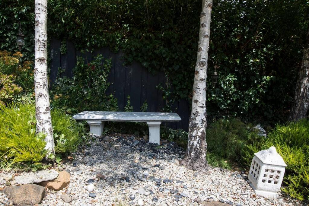 Holiday home Location In Hobart! Luxury 4 Bedroom With Stunning Views *