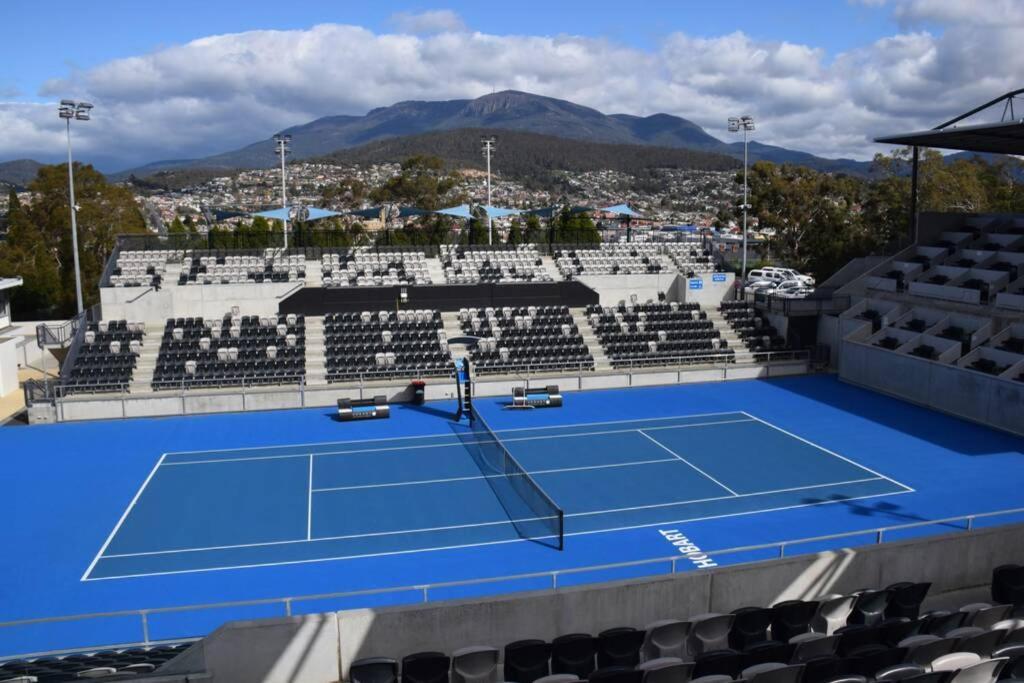 Location In Hobart! Luxury 4 Bedroom With Stunning Views *