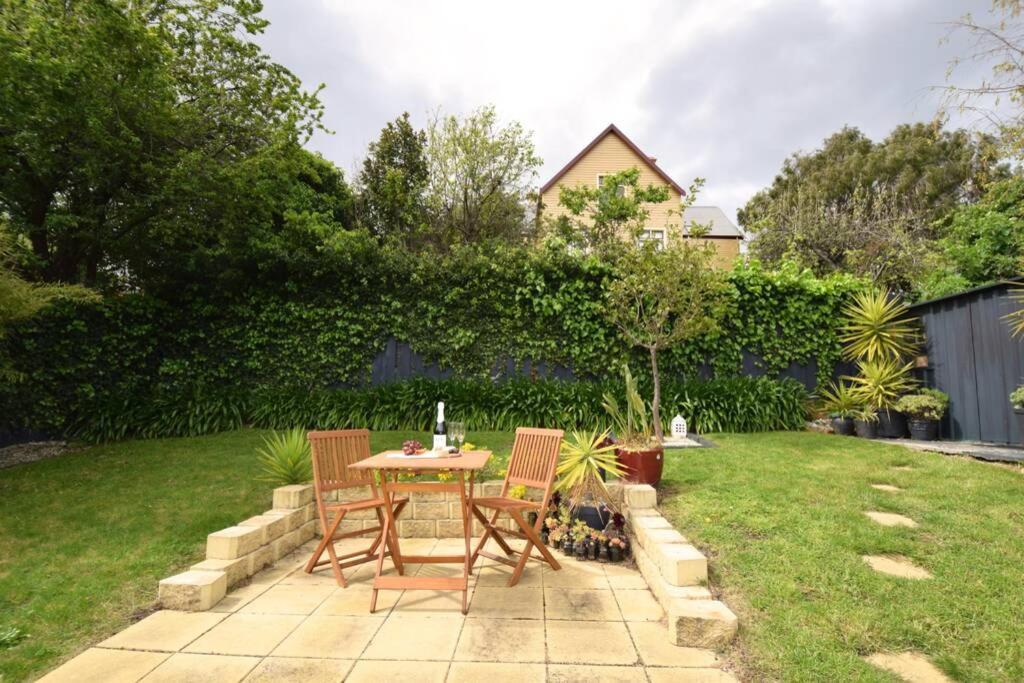 Holiday home Location In Hobart! Luxury 4 Bedroom With Stunning Views Hobart