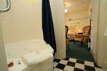 The On Elizabeth Bed & Breakfast
