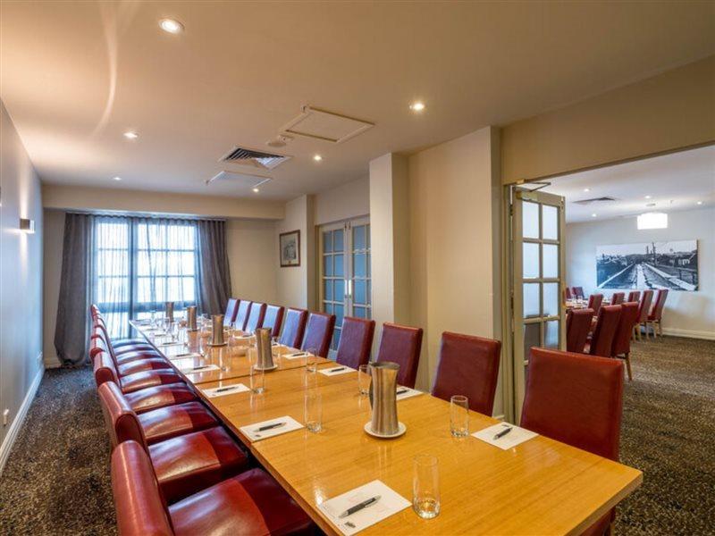 The Old Woolstore Aparthotel 4*