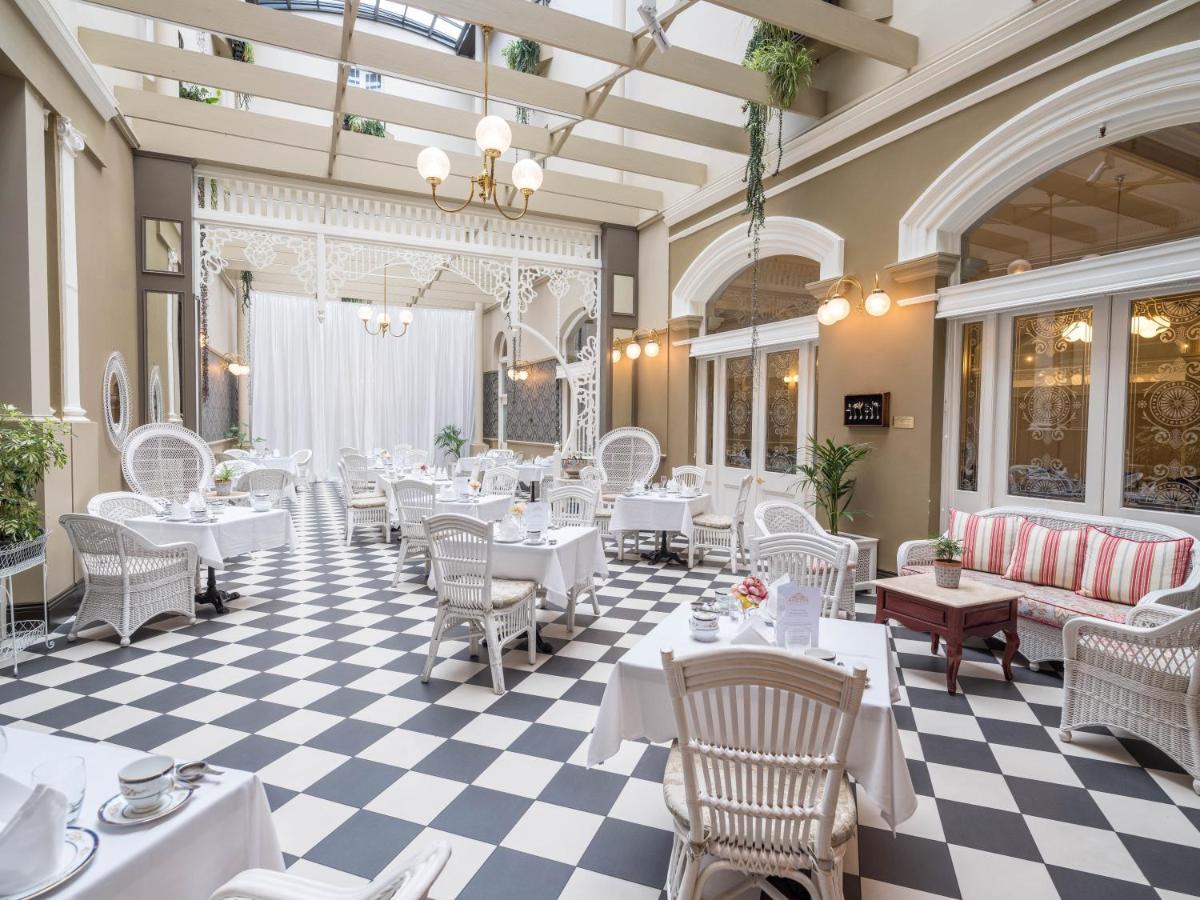 Hadley's Orient Hotel 4*