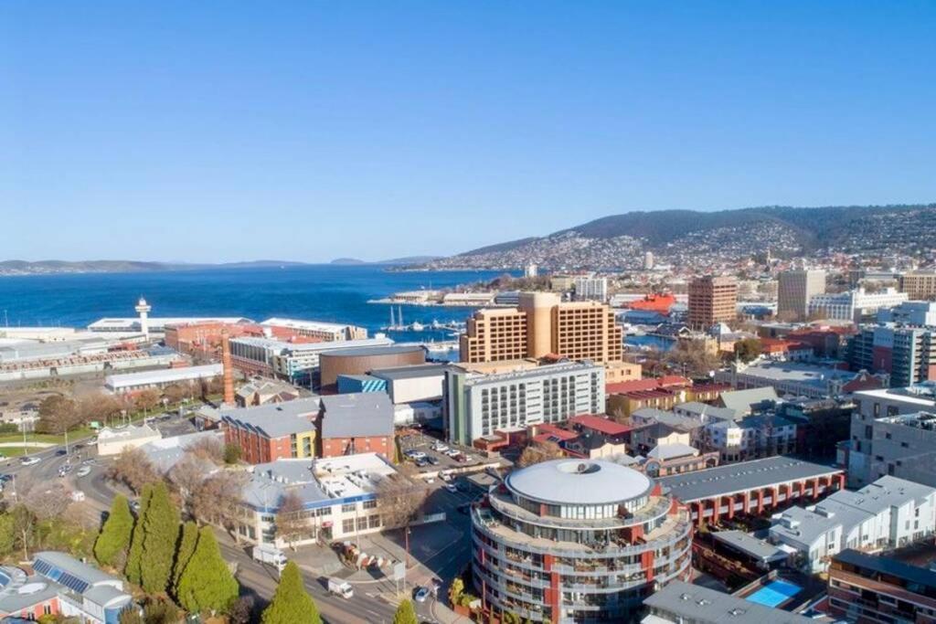Apartment Sub Penthouse Luxe Suit, Cbd, Secure Parking, *