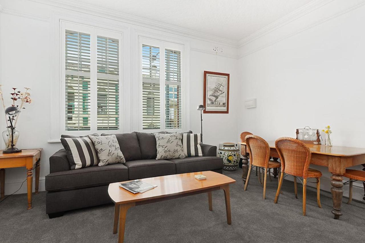 Apartamento Historic Chic - A Spacious Two-story Pad *