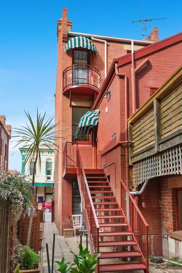 Historic Chic - A Spacious Two-story Pad Hobart