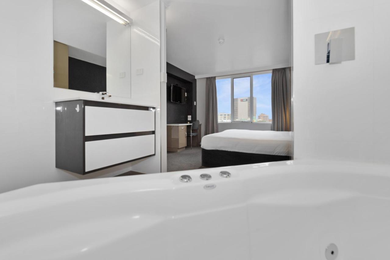Allurity 4* Hobart