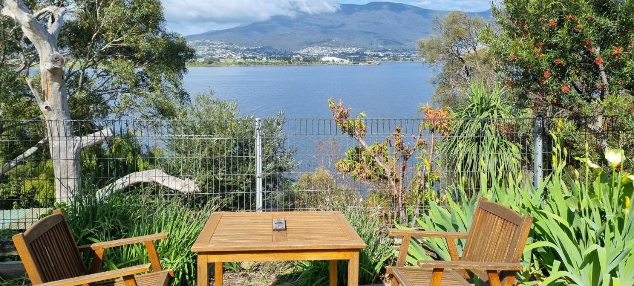 Apartment Waterfront Abode - 2 Bedrooms *