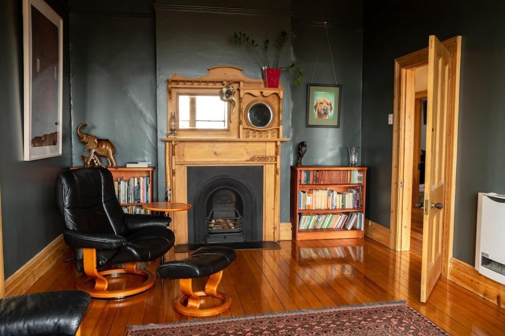 Holiday home Hill House - Charming Home, Stunning Views Close To
