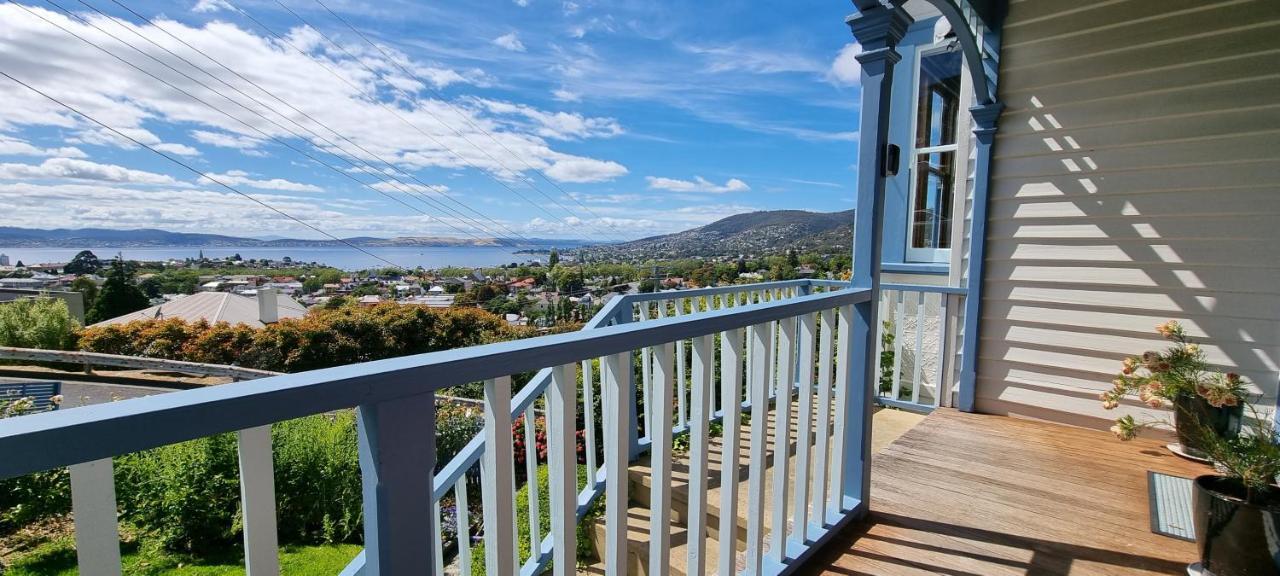 Hill House - Charming Home, Stunning Views Close To Holiday home *