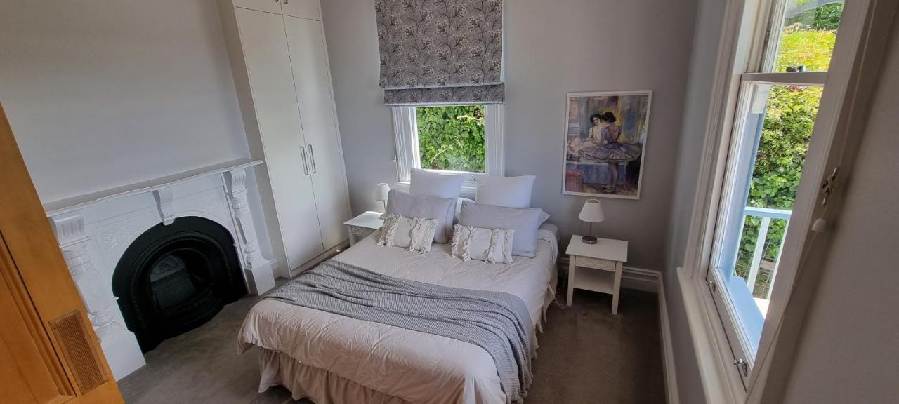 Hill House - Charming Home, Stunning Views Close To * Hobart