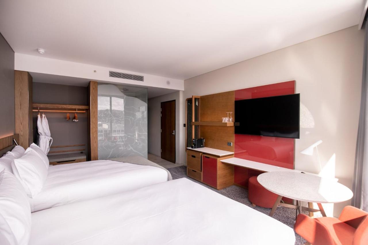 Crowne Plaza By Ihg Hotel