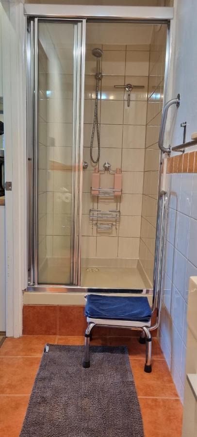 Waterfront Abode - 2 Bedrooms Apartment Hobart