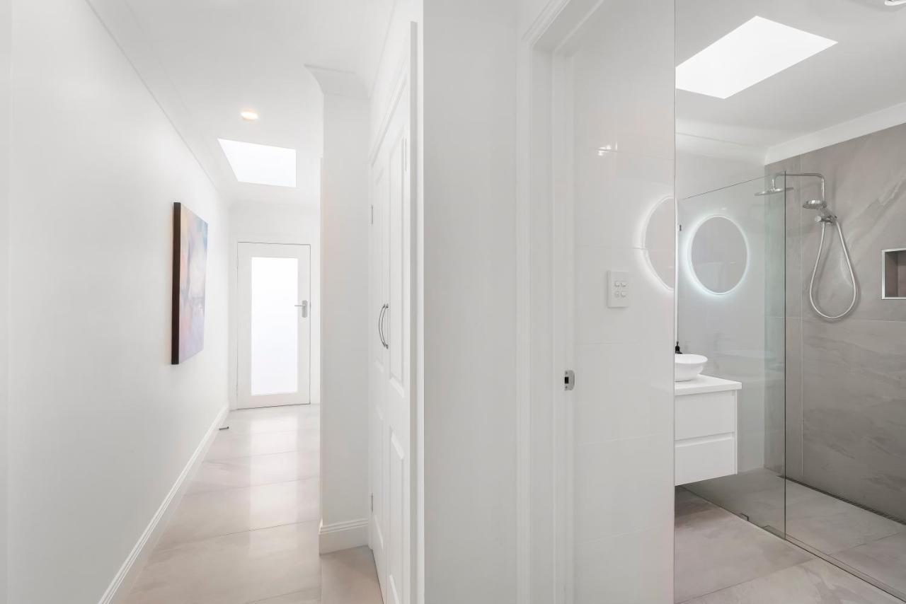 Brisbane Terrace - 3 Bedroom Inner - Free Parking *