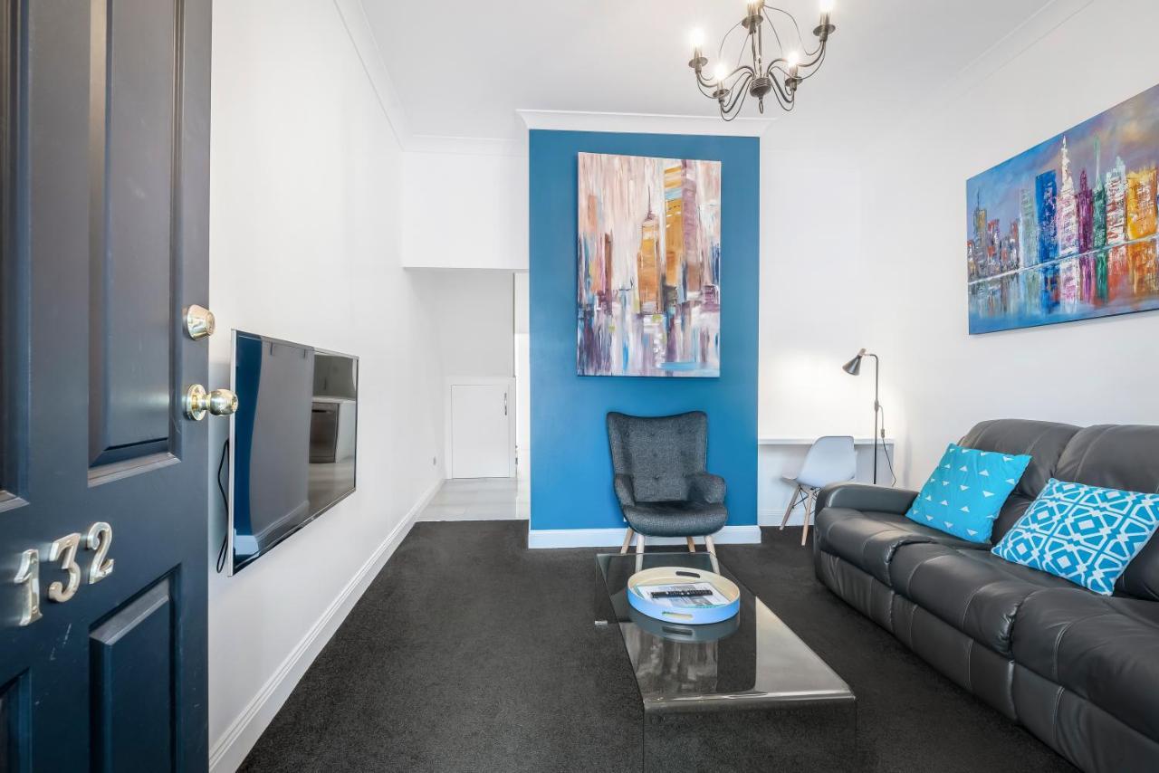 Brisbane Terrace - 3 Bedroom Inner - Free Parking *