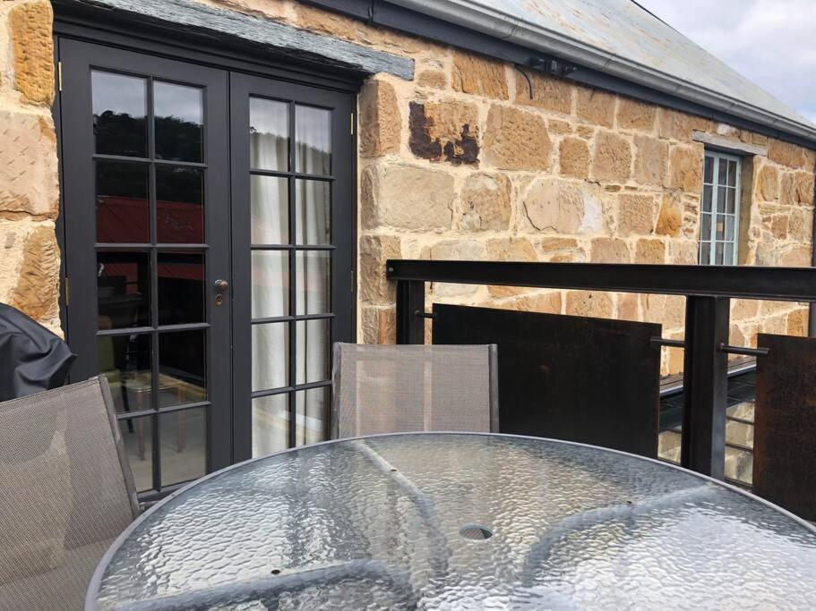 Macquarie Street Stable Apartment Hobart