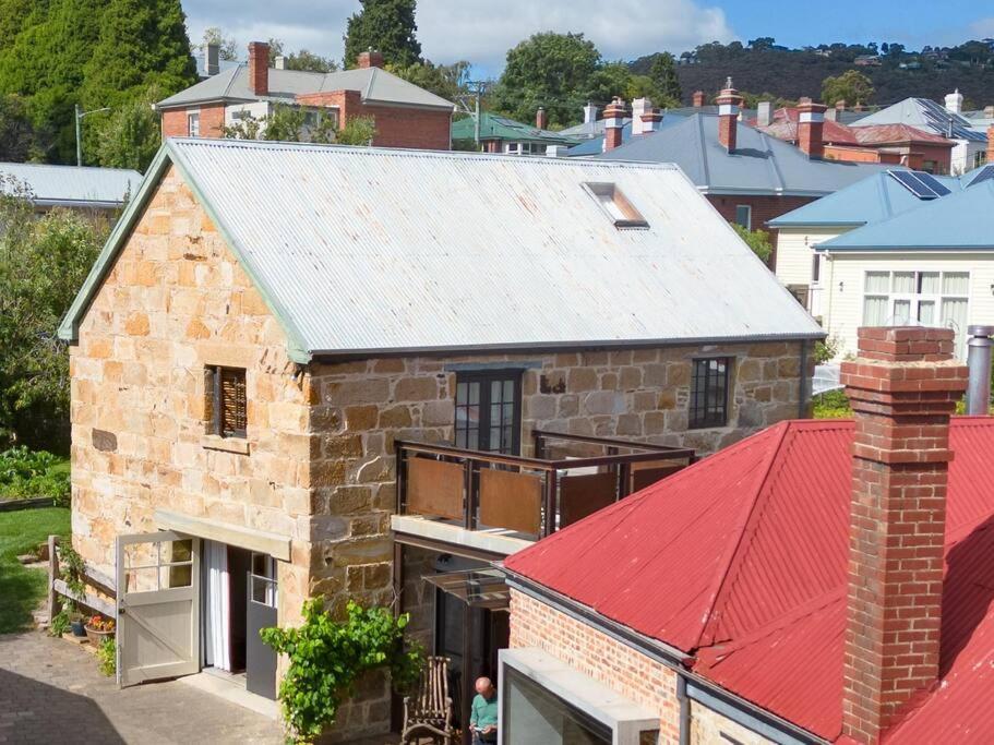 Macquarie Street Stable * Hobart