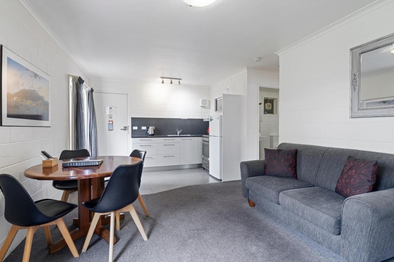 Graham 3* Hobart