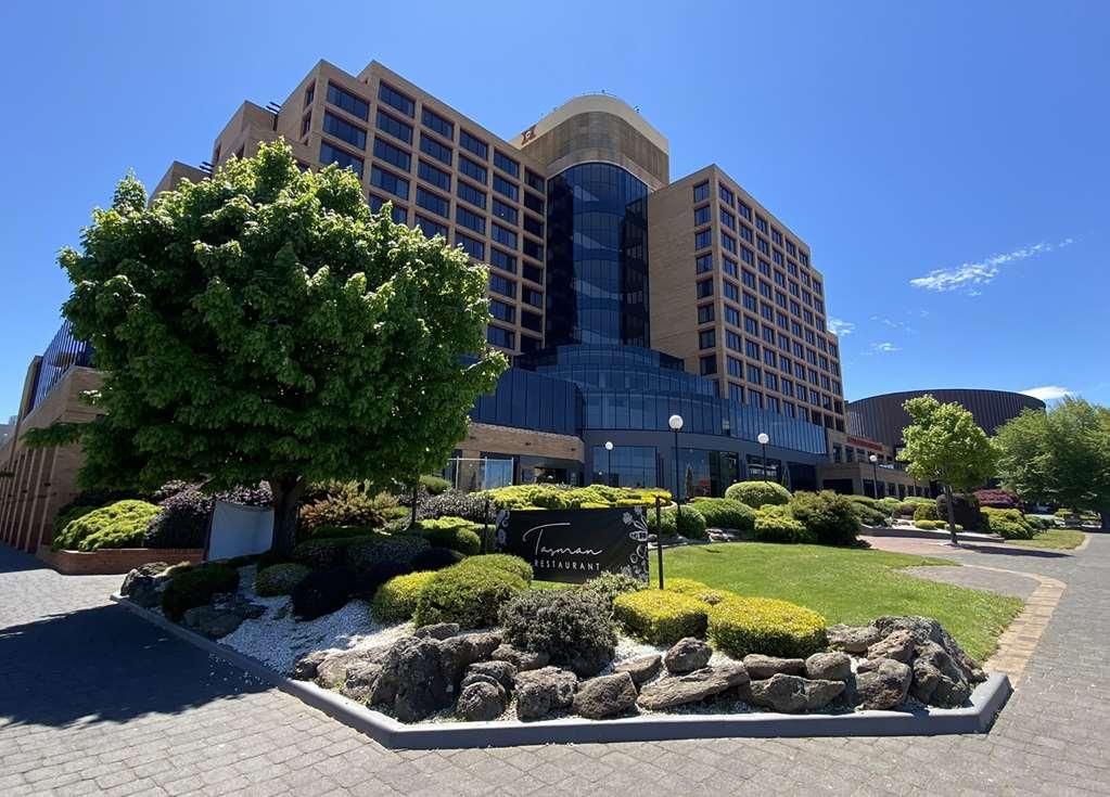 Grand Chancellor Hotel 4*