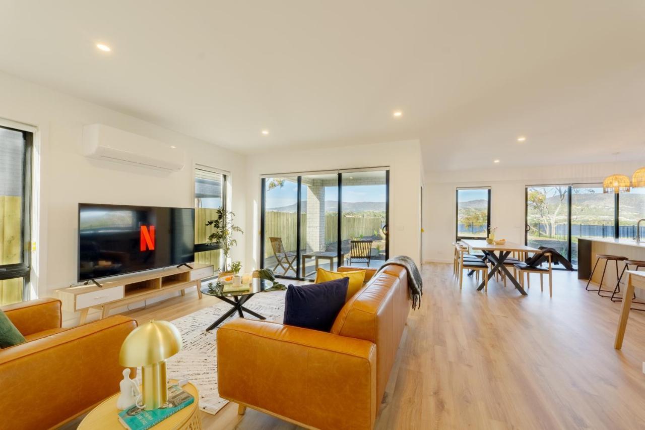 Holiday home Luxury Waterfront Retreat 4br Award-winning