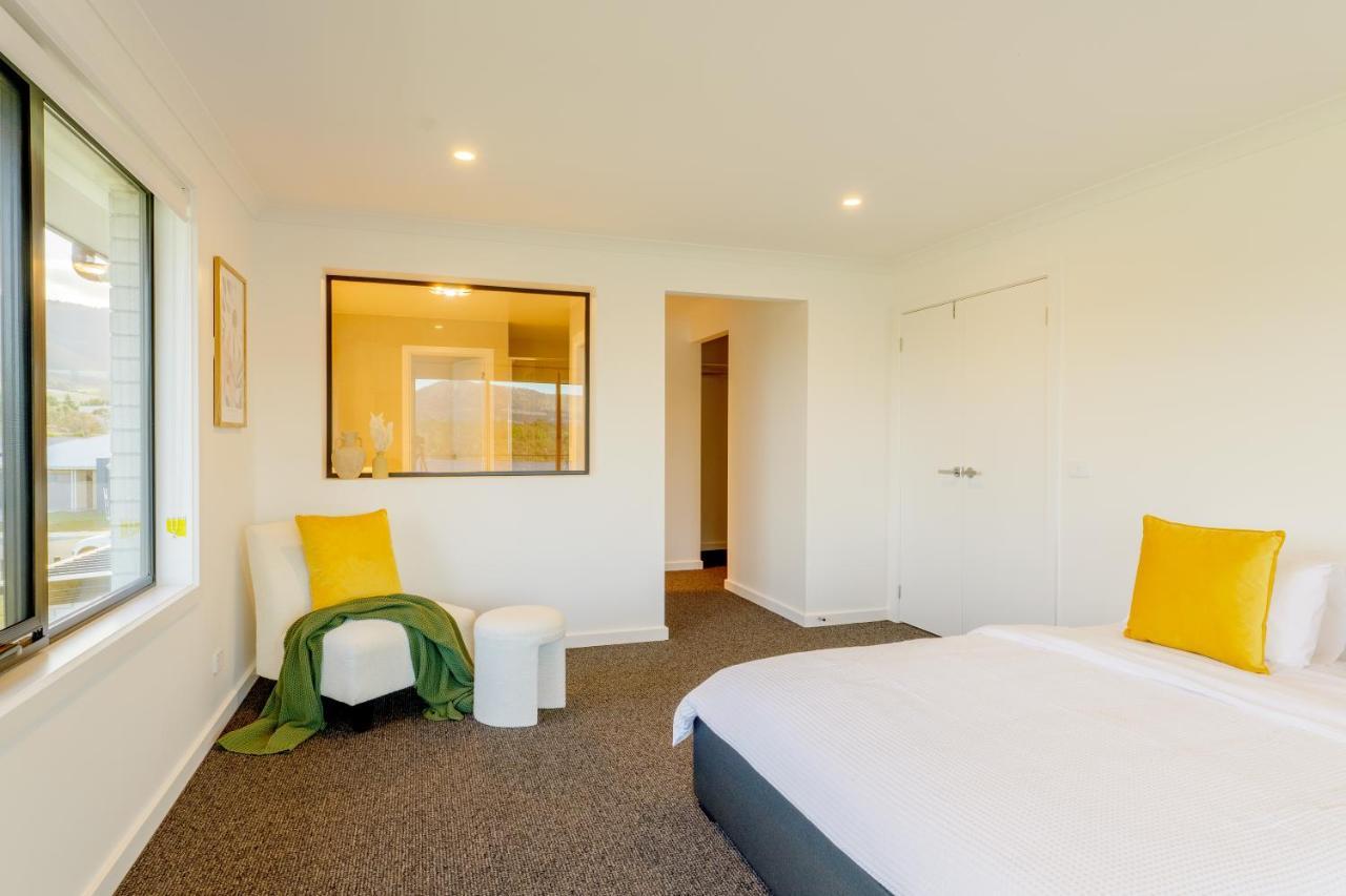 Luxury Waterfront Retreat 4br Award-winning * Hobart