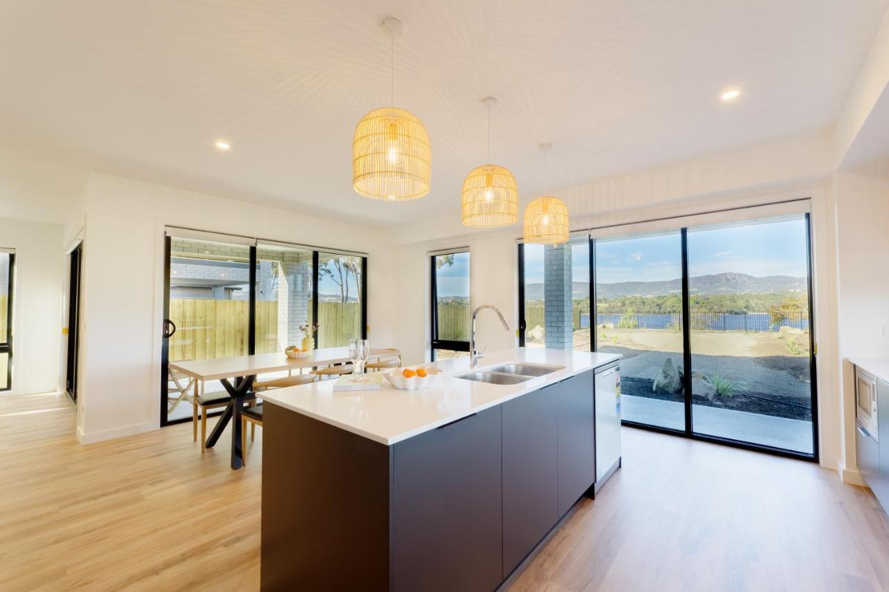 Luxury Waterfront Retreat 4br Award-winning Holiday home Hobart