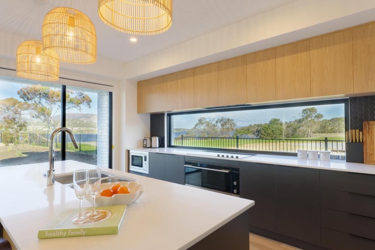 Holiday home Luxury Waterfront Retreat 4br Award-winning Hobart