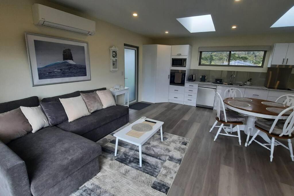 Private Getaway Close To Clifton Holiday home Hobart