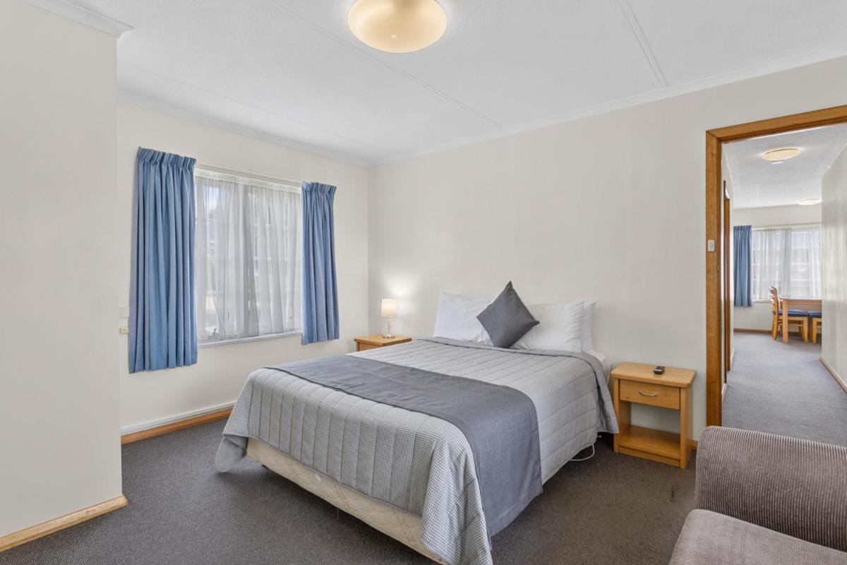Martin Cash Motel