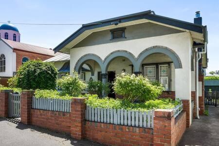 Charming Inner Excellent Base In * Hobart