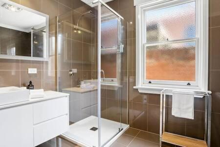 Charming Inner Excellent Base In * Hobart