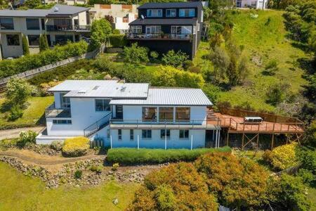 Holiday home House On The Hill With A View-sleeps 12