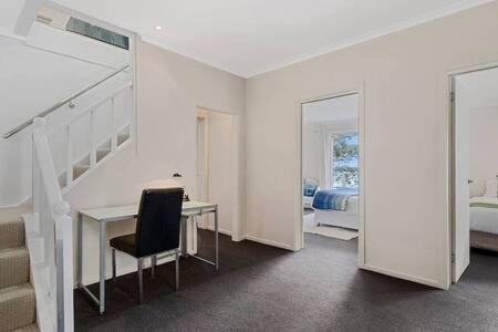 Hidden Bay Retreat-5 Bed- 15min To *