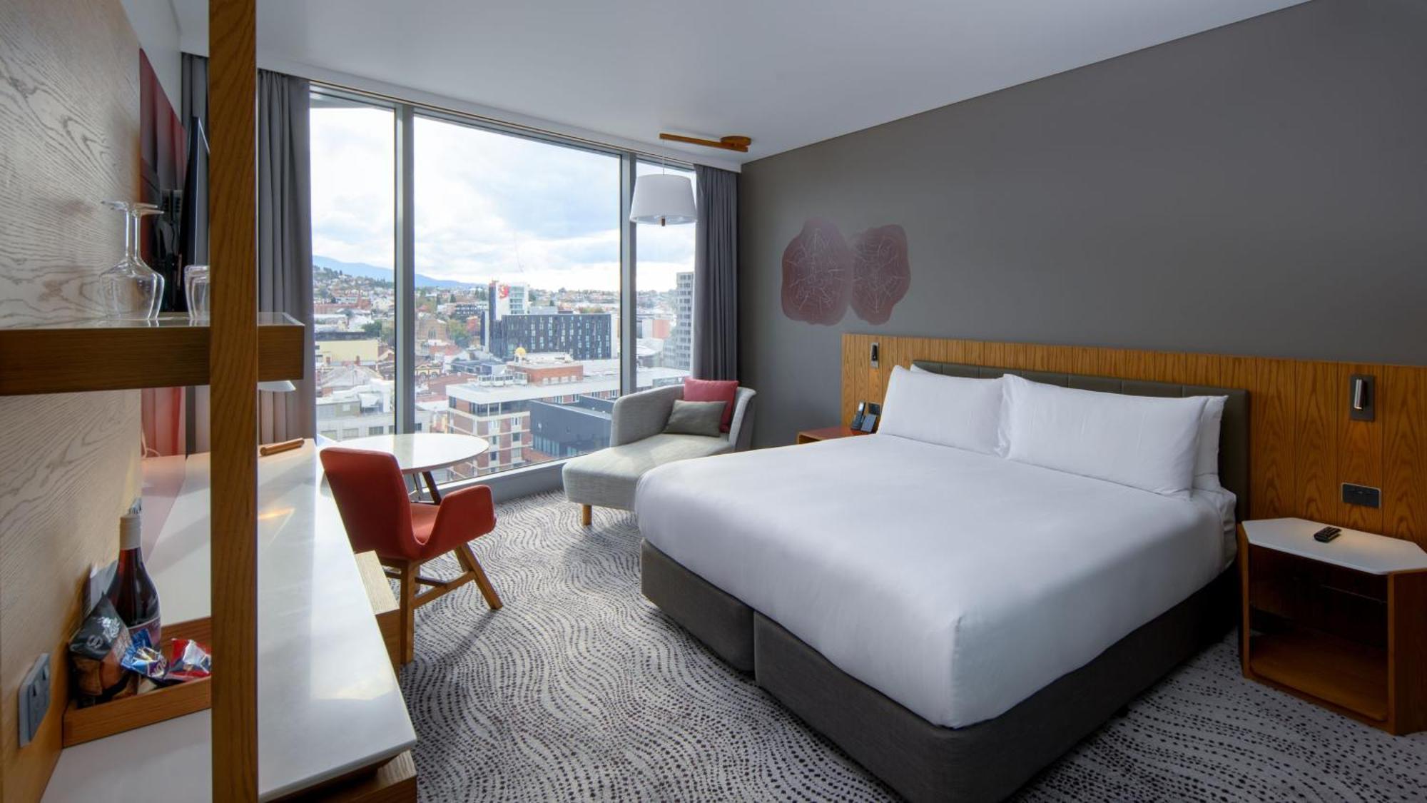 Crowne Plaza By Ihg Hotel 4*