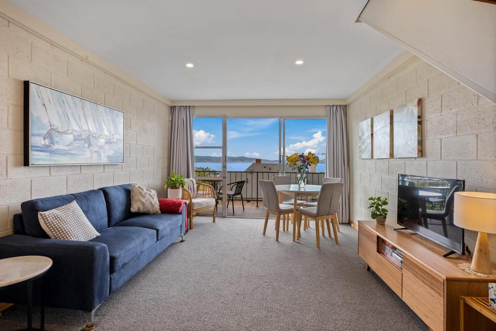 The Charming Soho - Modern Pad With Scenic Views