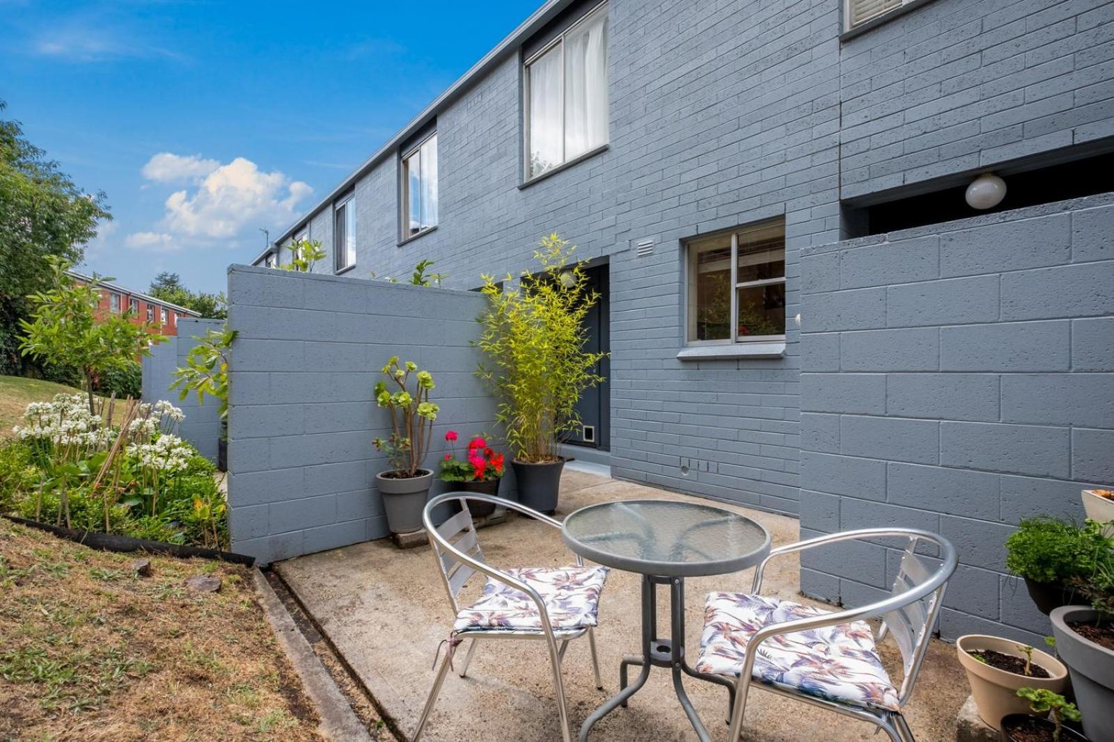The Charming Soho - Modern Pad With Scenic Views Holiday home Hobart