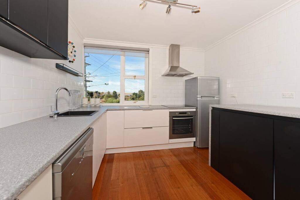 The Tassie - Luxury With Panoramic Water Views Pousada