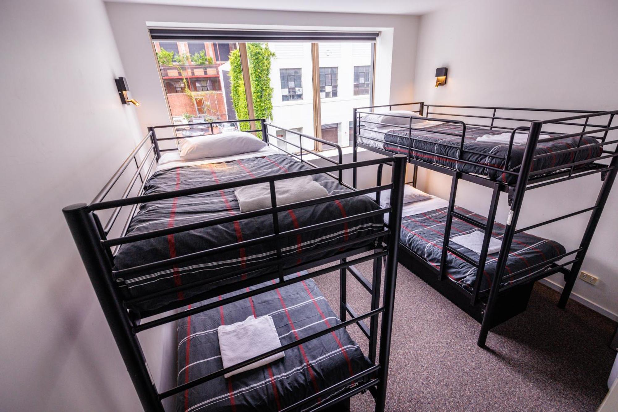 Yha Hostel *