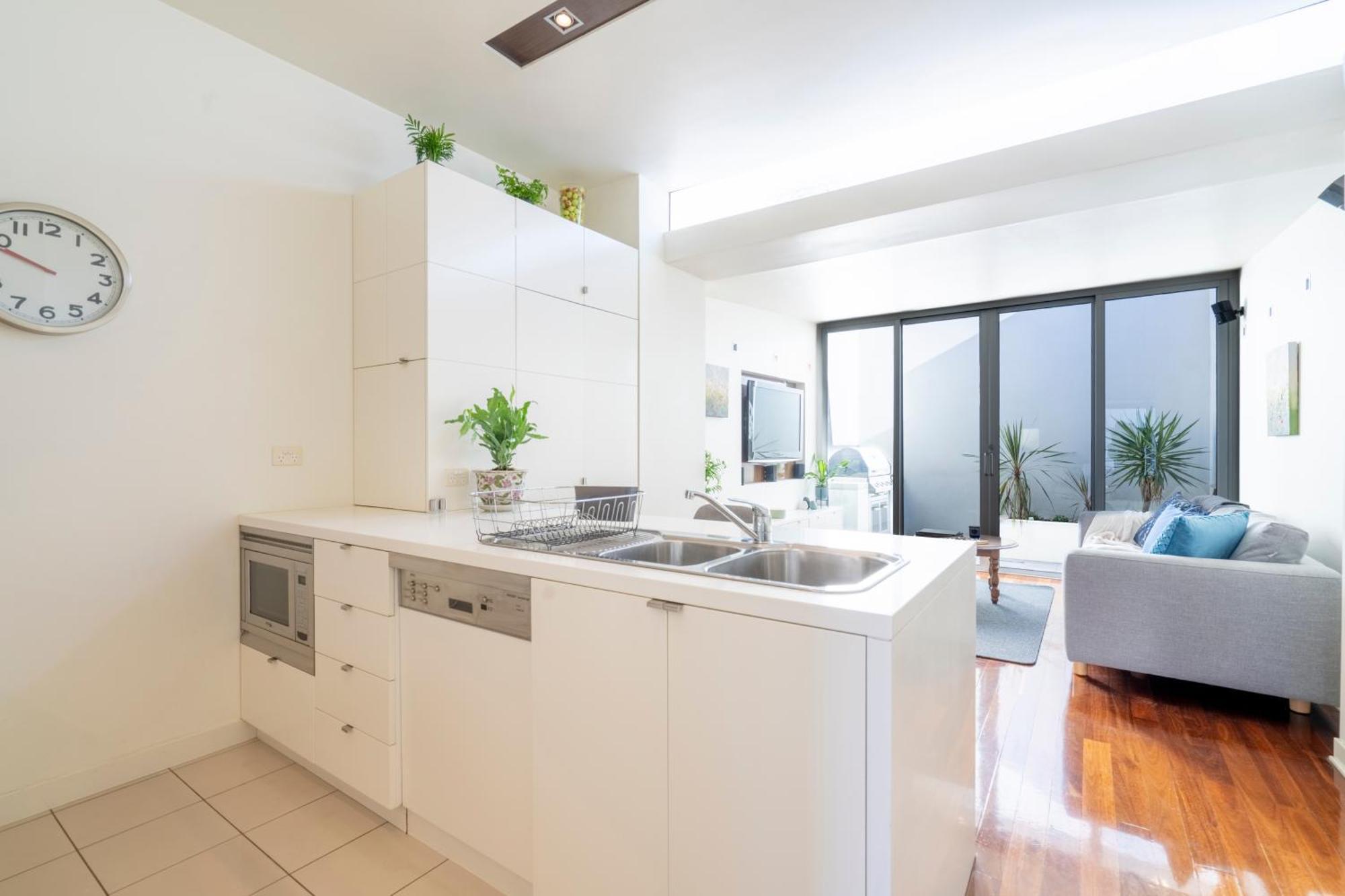 Heritage Terrace With Mod Twist * Hobart